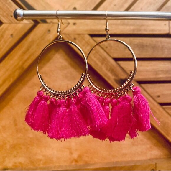 Hot pink tassel earrings - Picture 1 of 2